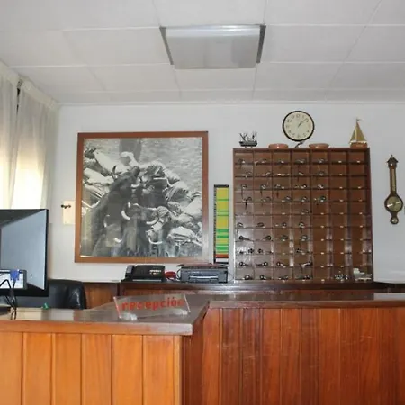 Montserrat Hotel *