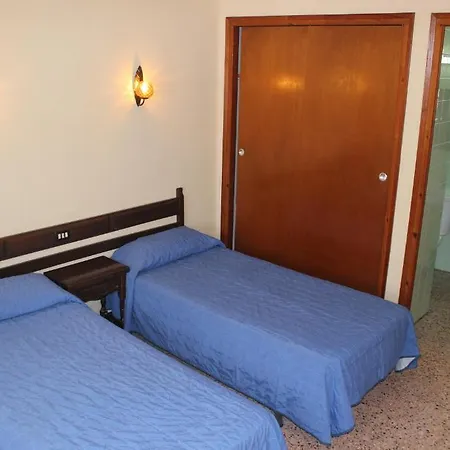Montserrat Hotel *